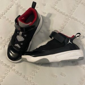 Boys Jordan Basketball Shoes